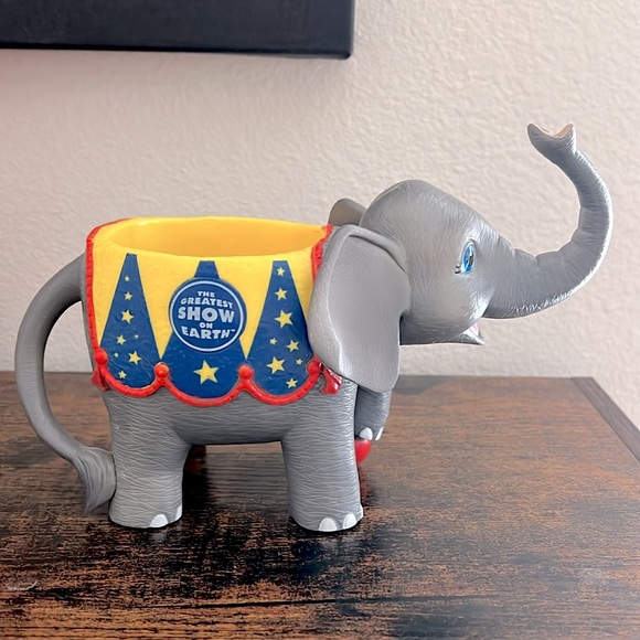 Ringling Bros. Circus Elephant Cup - Picture 3 of 11